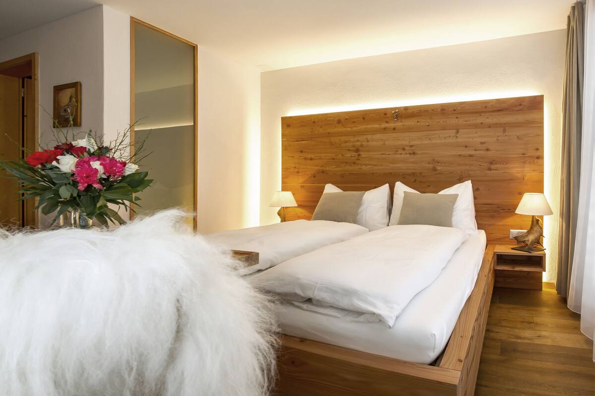 1 bedroom, desk, soundproofing, free wifi