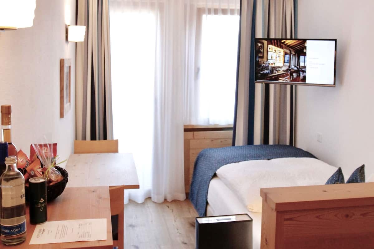 Single Room, Balcony | 1 bilik tidur, meja, kalis bunyi, Wi-fi percuma