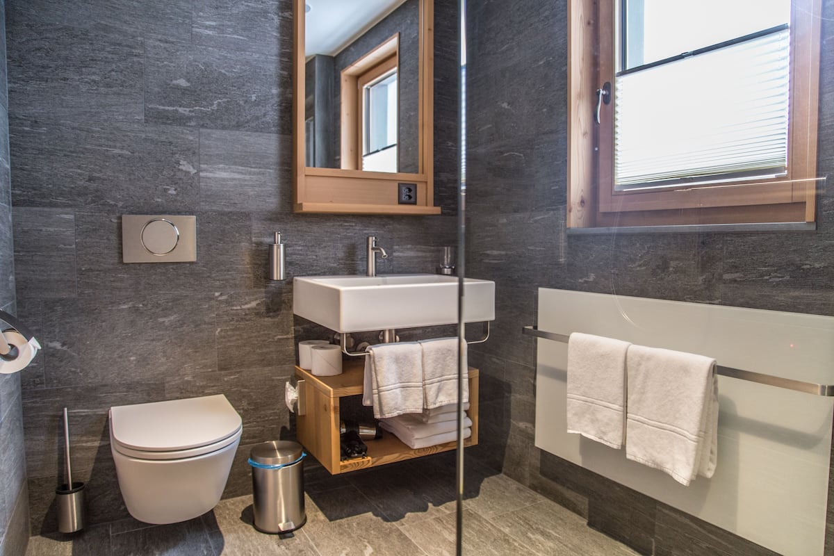 single room, balcony | bathroom amenities | free toiletries, bathrobes, slippers, towels