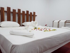 Standard Double Room, 1 King Bed | Desk, free WiFi - Akila Holiday Resort (Avudangawa)