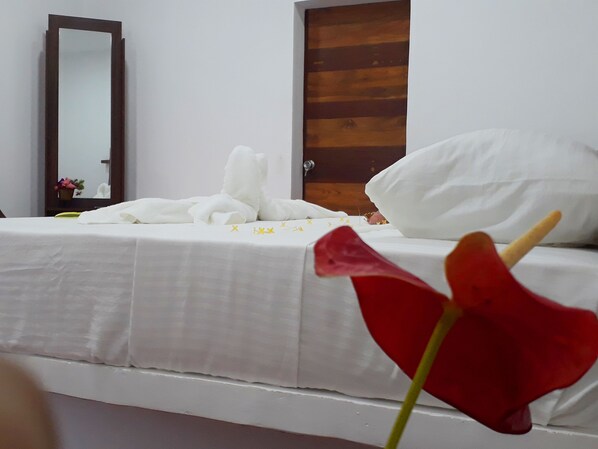 Standard Double Room, 1 King Bed | Desk, free WiFi - Akila Holiday Resort (Avudangawa)