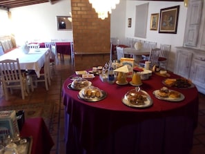 Free daily full breakfast