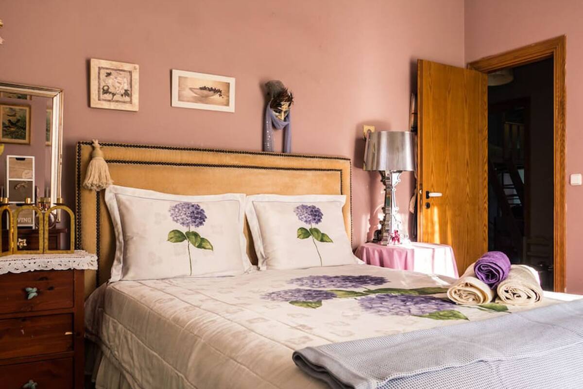 Family Apartment | Iron/ironing board, free WiFi, bed sheets