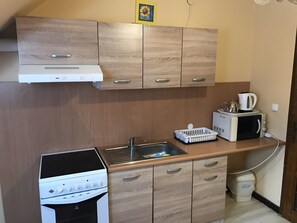 Apartament Comfort, 3 dormitoris | Cuina privada | Frigorífic, microones, forn i placa de cuina