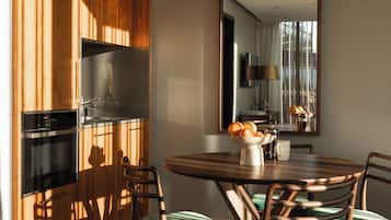 Appartamento, 1 camera da letto | Cucina privata | Frigorifero con congelatore, microonde, piano cottura, lavastoviglie