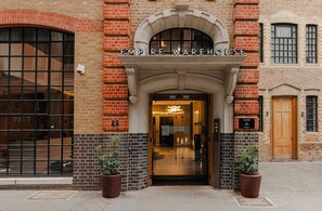 숙박 시설 입구