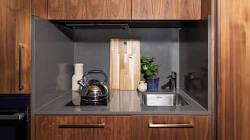 Crash Pad | Private kitchen | Full-size fridge, microwave, stovetop, dishwasher