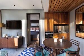 One Bedroom Apartment | In-room dining