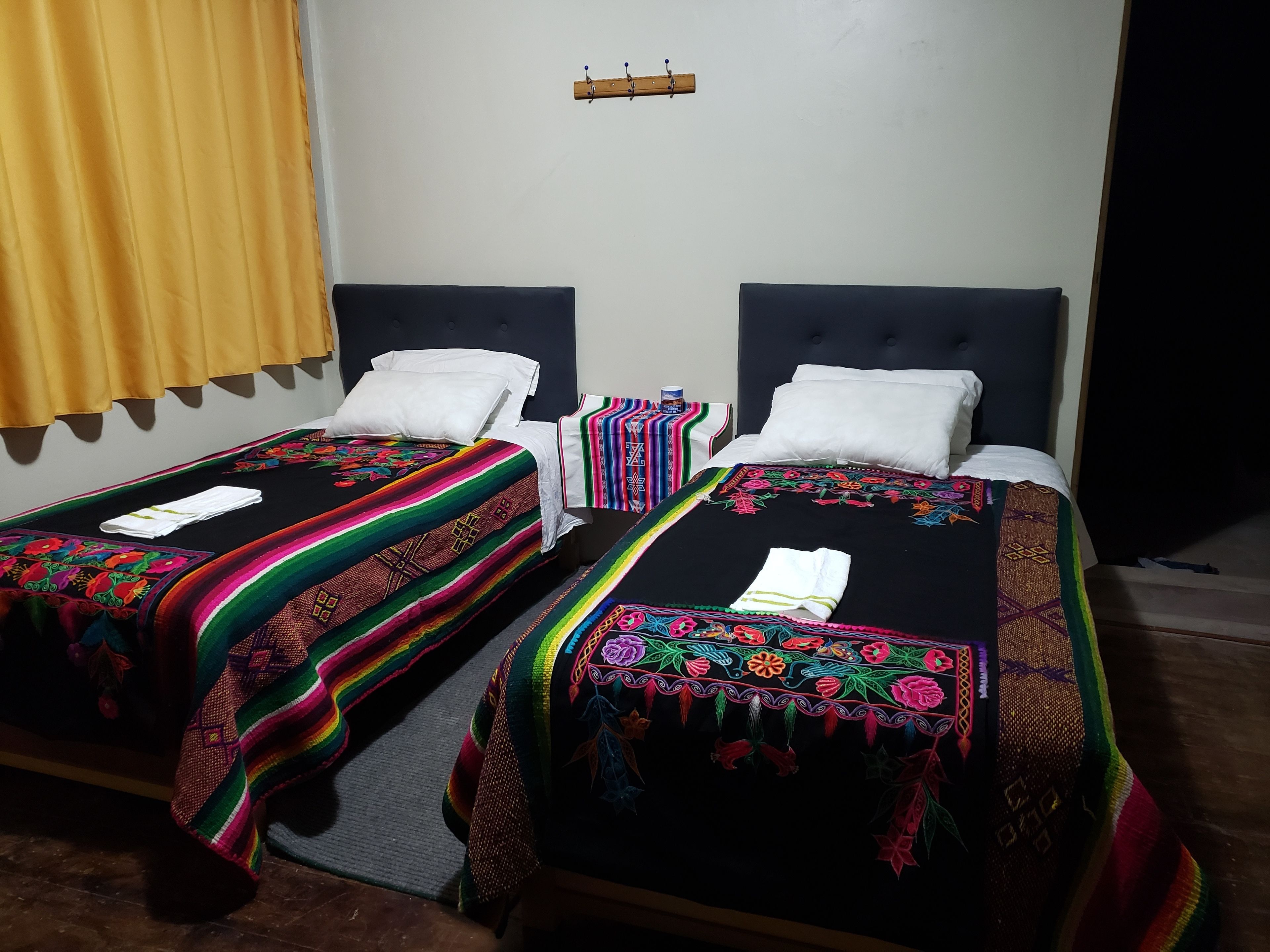 Twin Room, 2 Twin Beds, Shared Bathroom | 1 bedroom, in-room safe, bed sheets