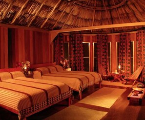 In-room safe, bed sheets