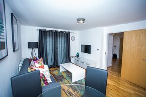 Interior entrance - Superior 2 bedroom Apartments (London)
