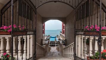 Seasonal outdoor pool, sun loungers