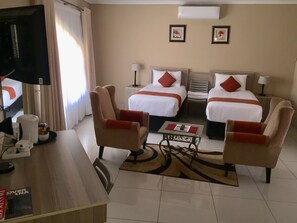Grand Suite, 1 King Bed, Non Smoking