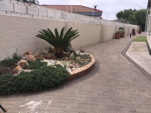 Exterior - Bridgeville Guest House (Gaborone)