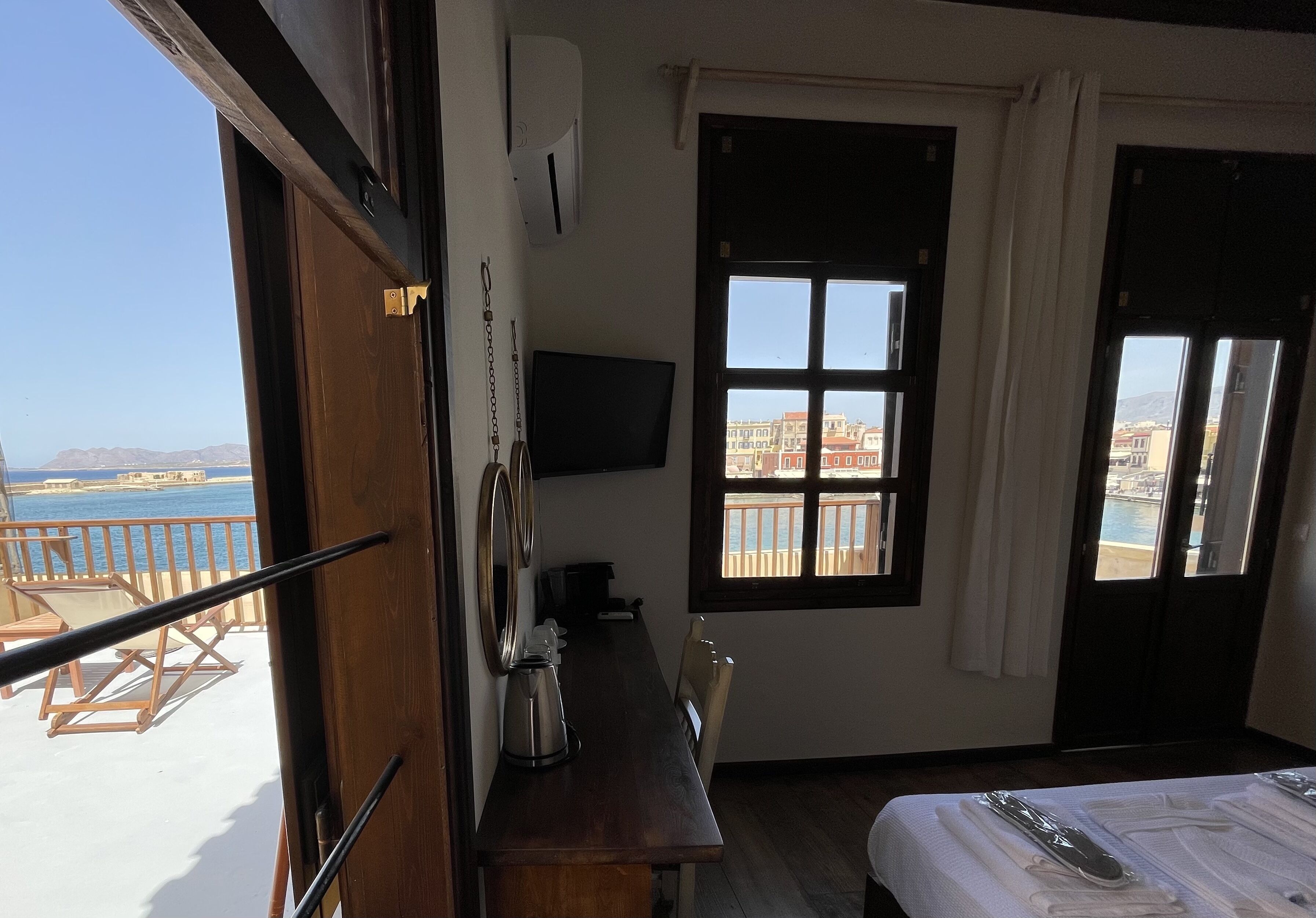 deluxe double room, terrace, sea view | 1 bedroom, minibar, desk, soundproofing