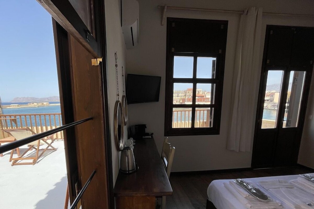 1 bedroom, minibar, desk, soundproofing