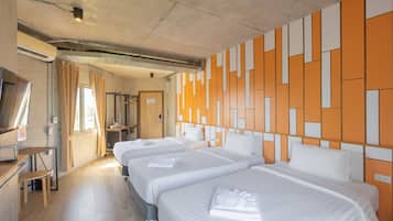 Kamar Triple Deluks | Brankas, tirai kedap cahaya, Wi-Fi gratis, dan seprai linen