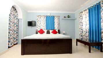 Quadruple Room, 2 Bedrooms | 1 bedroom, premium bedding, individually decorated