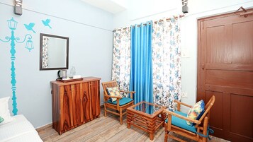 Quarto casal clássico, 1 cama King, vista para a montanha | 1 quarto, roupas de cama premium, individualmente decorados