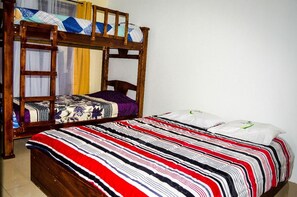 Dormitorio compartido, 4 habitaciones | Wifi gratis