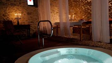 Indoor spa tub