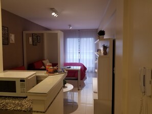 스탠다드 아파트, 퀸사이즈침대 1개, 발코니 | 시내 전망