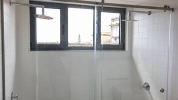 Double Room (Rooftop) | Bilik Mandi | Pancuran mandi, hulu semburan mandi hujan