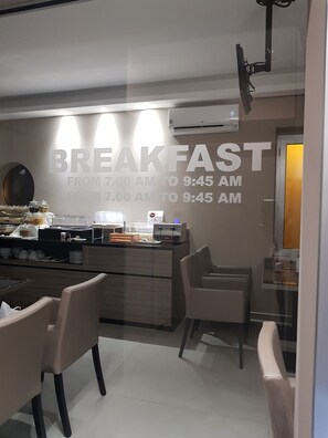 Tägliches inbegriffenes Frühstücksbuffet