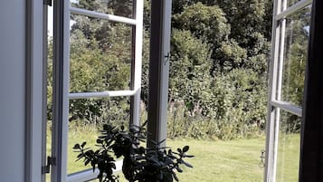 Pemandangan dari hartanah