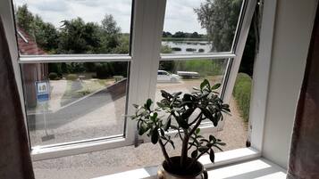 Family Room 1. Floor, Shared Bathroom on Ground Floor | Exterior