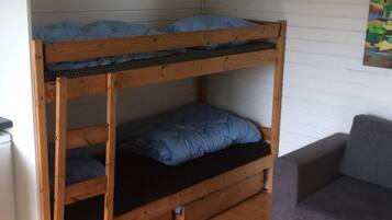 Cabin, Multiple Beds, Non Smoking | Desk