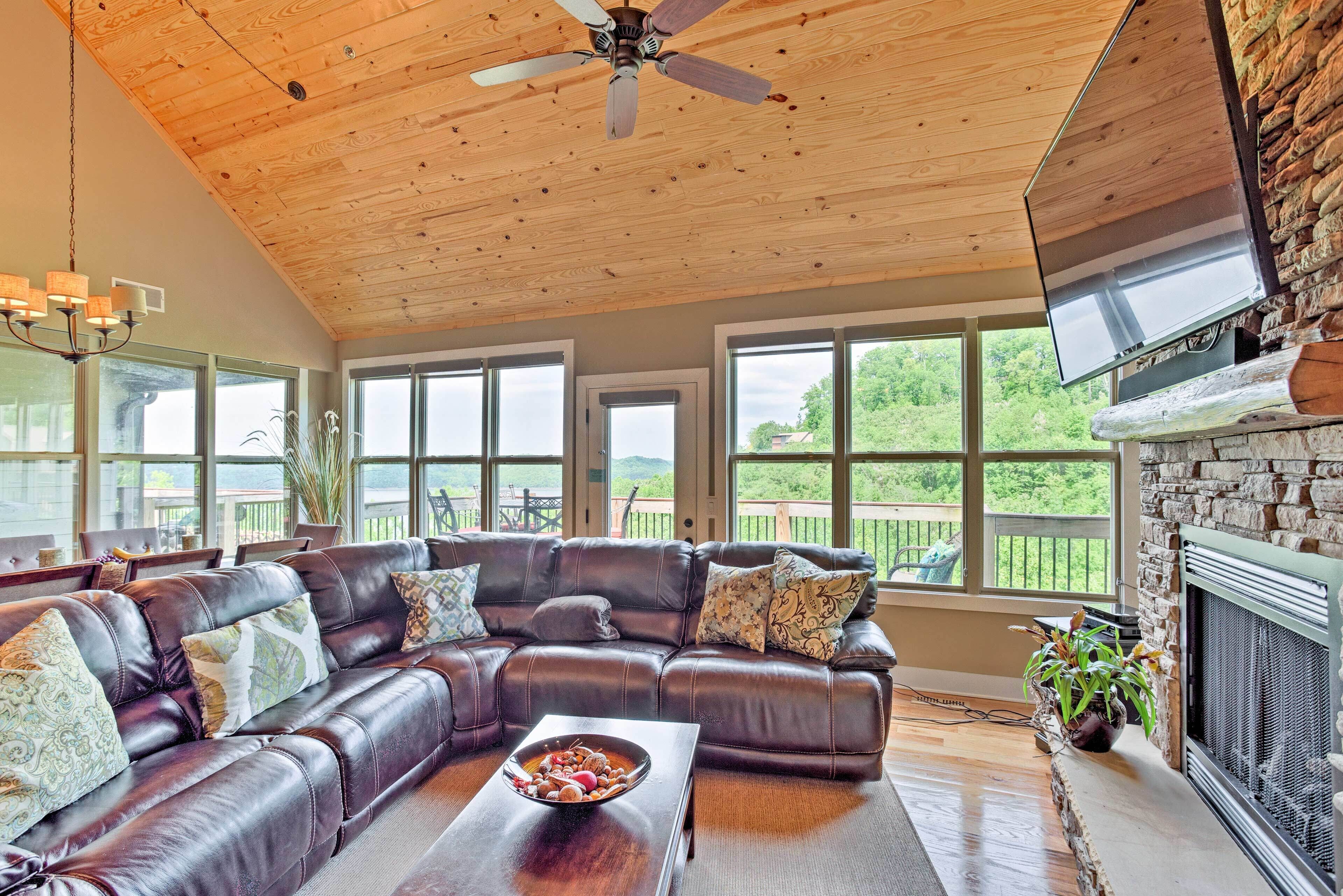 Lake-View Silver Point Condo by Hurricane Marina!