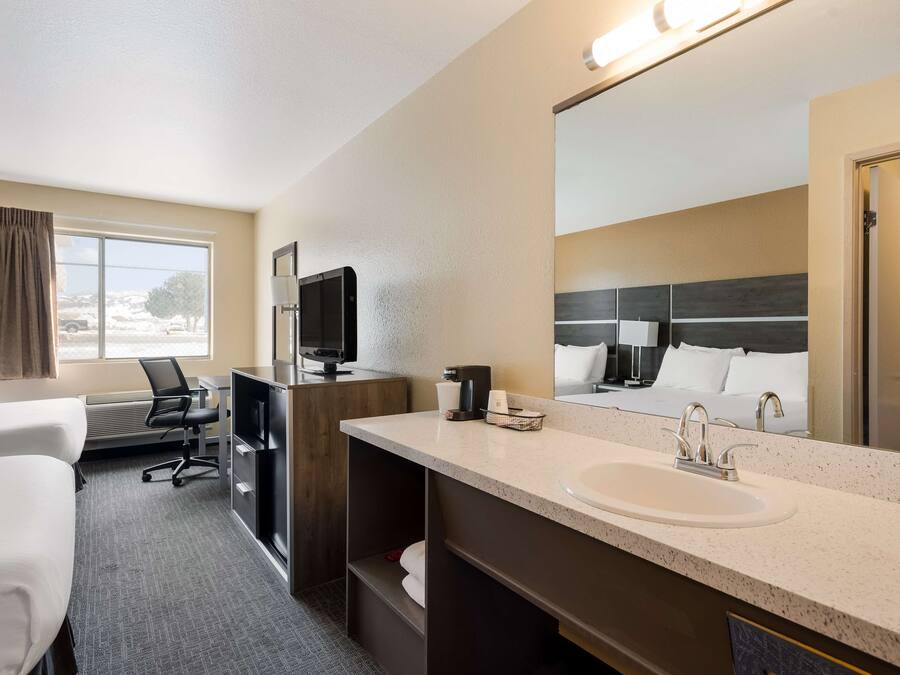 Individueel gemeubileerd, een bureau, een laptopwerkplek