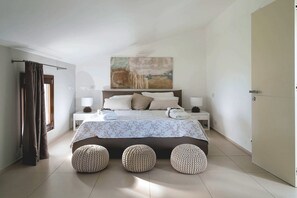 3 chambres, fer et planche à repasser, Wi-Fi gratuit, draps fournis