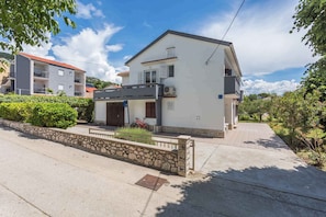 Exterior - Holiday apartment mit Terrasse und Klimaanlage (Baška)