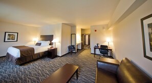 Premium bedding, pillowtop beds, desk, laptop workspace - Cobblestone Inn & Suites - Boone (Boone)