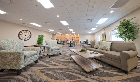 Bar (en la propiedad). Cobblestone Inn & Suites - Boone