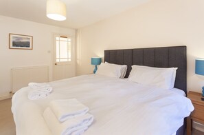 1 bedroom, iron/ironing board, Internet, bed sheets - Horner Cottage, Luccombe (Nr Porlock)