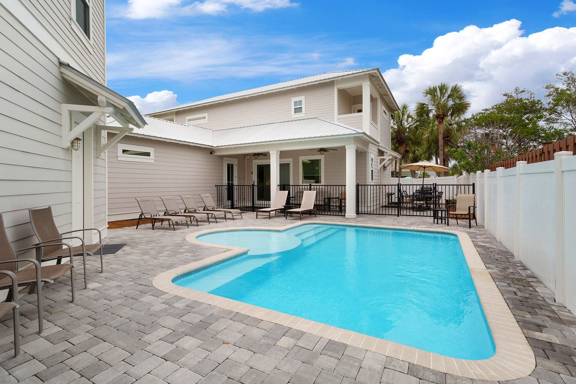 B-Happy - Gated Community, Deeded Beach Access, Heated Private Pool, Game Room!