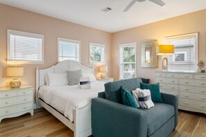 3 bedrooms, Internet, bed sheets - Eden's Estate - Pet Friendly, Heated Community Pool, Bikes Included! (Miramar Beach)