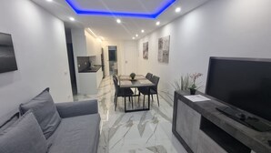 تلفزيون، مشغل دي في دي، كُتُب، ستيريو