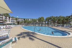 A heated pool - Amalfi Coast 203A - Resort Style Pools, Convenient Beach Access, Fire Pit, Tenni (Miramar Beach)