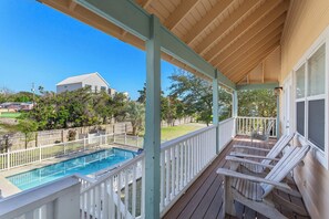 Pool - Melomar – Updated Retreat with Private Pool, Beach Access & Golf Cart! (Destin)
