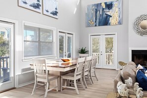 Dining - Melomar – Updated Retreat with Private Pool, Beach Access & Golf Cart! (Destin)