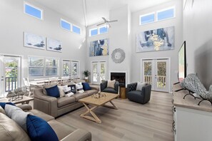 TV - Melomar – Updated Retreat with Private Pool, Beach Access & Golf Cart! (Destin)