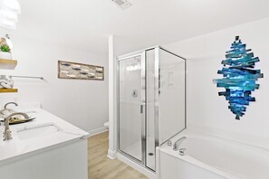 Towels - Ariel Dunes I 1902 - Gulf Views! Community Pool! Onsite Dining! Exercise Room! (Miramar Beach)