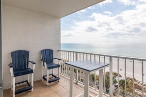 Property grounds - Summit 8th floor sleeps 5 ***FREE BEACH CHAIRS*** (Panama City Beach)