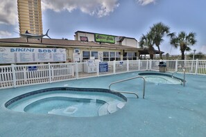 A heated pool - Summit 8th floor sleeps 5 ***FREE BEACH CHAIRS*** (Panama City Beach)