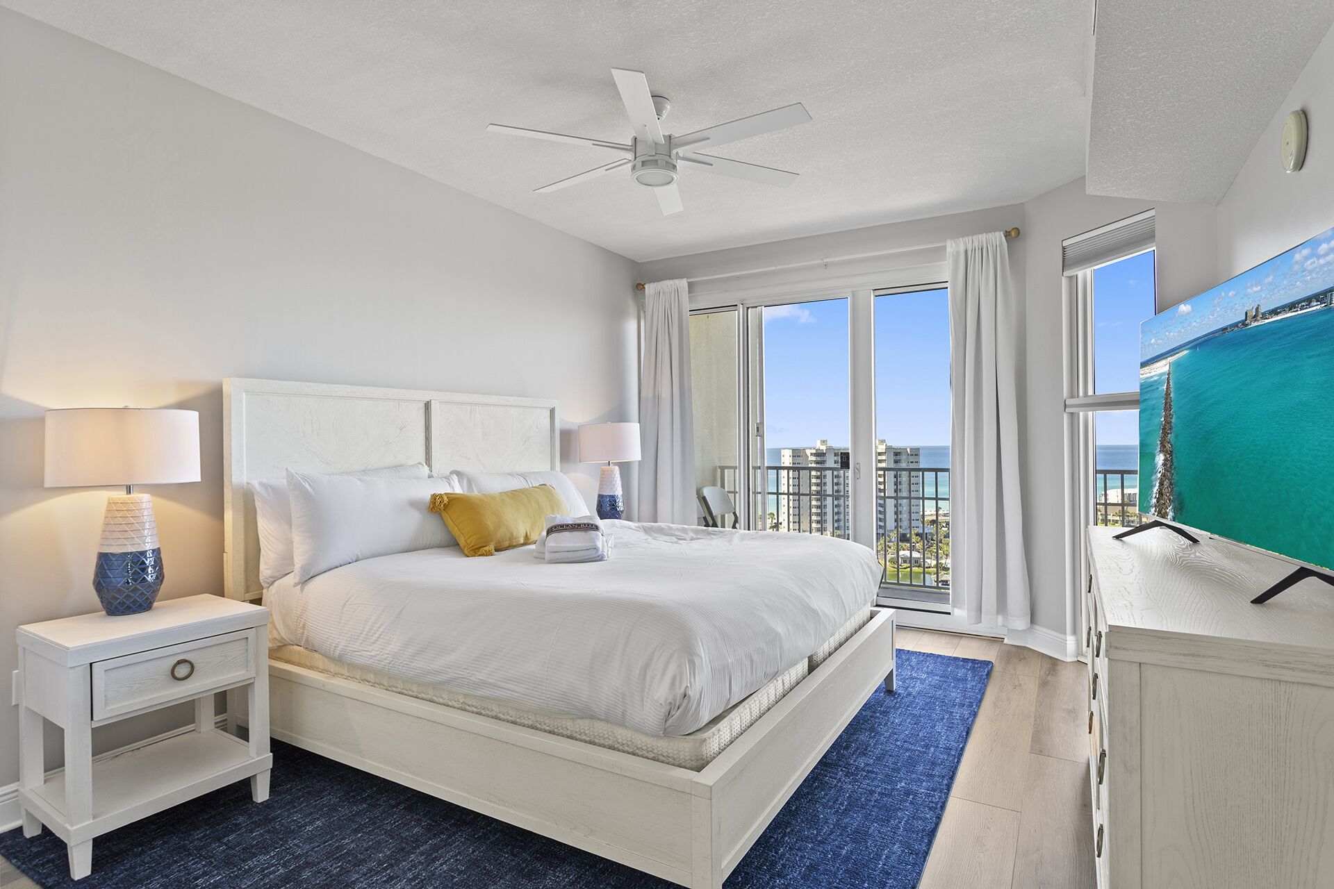 3 bedrooms, internet, bed sheets