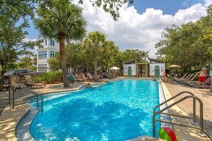 A heated pool - Lucky Charm - Seagrove Beach! 30A! Heated Community Pool! Steps To The Sand! (Santa Rosa Beach)